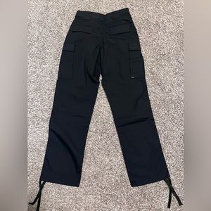 5.11 TACTICAL SERIES NAVY CARGO PANTS                 -( 27/2-31 X 30)
